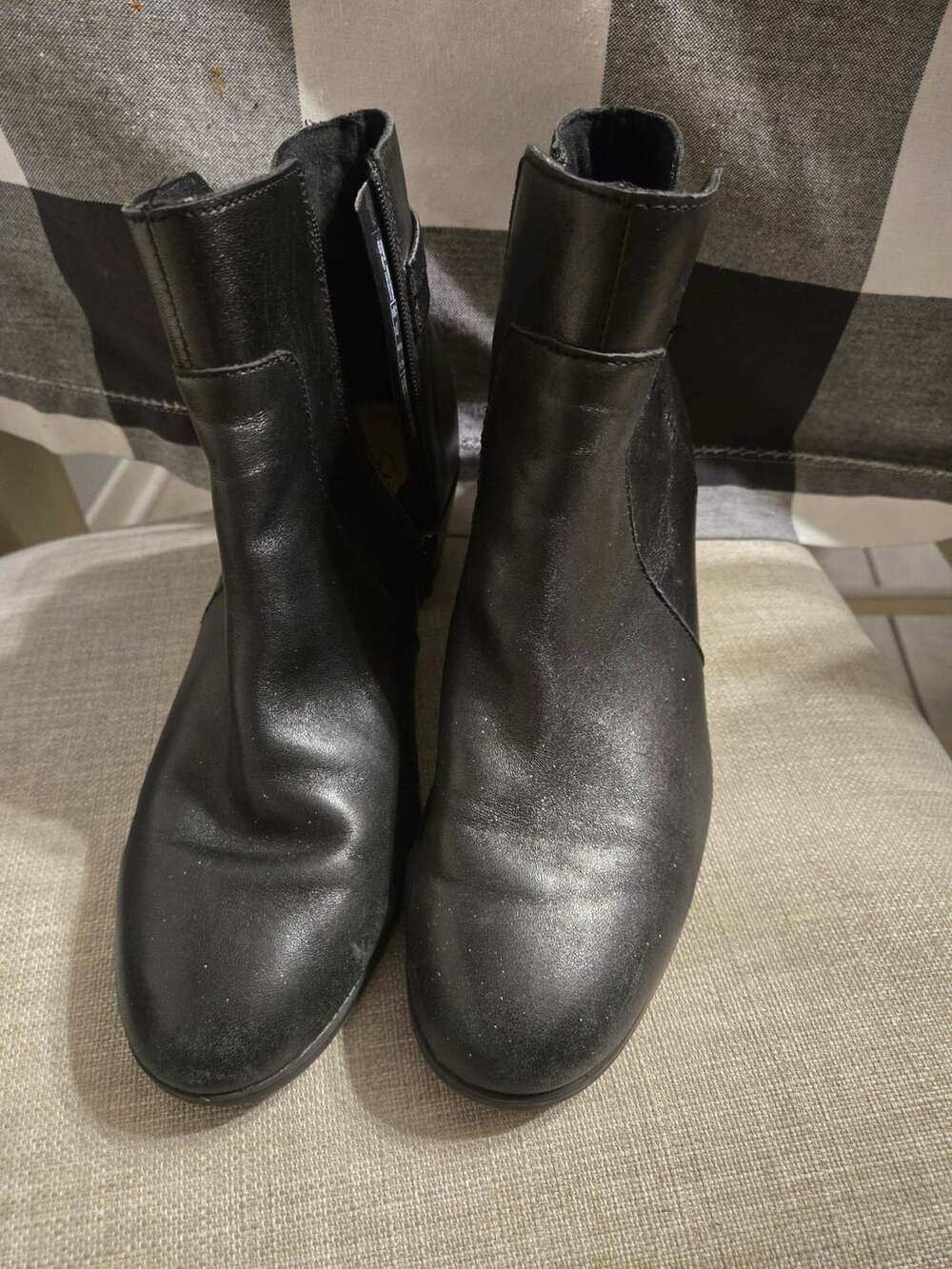 Clarks Black Leather Ankle Boots Size 10